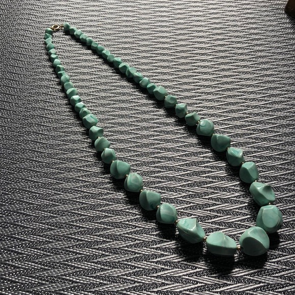 1950s Mint Swirl Beaded Necklace - Picture 3 of 5